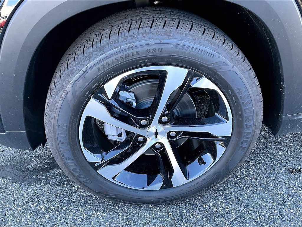 New 2026 Chevrolet Trax RS w/ Sunroof Package FWD image 8