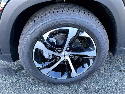 New 2026 Chevrolet Trax RS w/ Sunroof Package FWD image 8