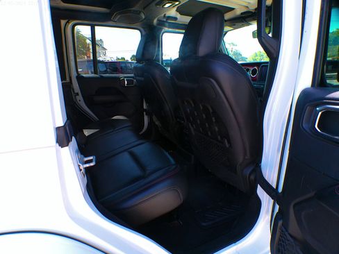 Used 2018 Jeep Wrangler Unlimited Rubicon image 10