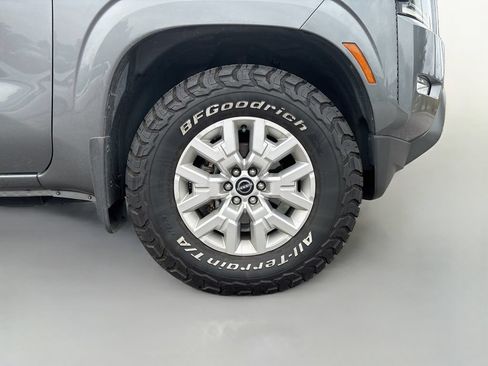 Used 2023 Nissan Frontier SV w/ SV Premium Package AWD/4WD image 11