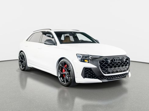 Used 2025 Audi RS Q8 performance image 4