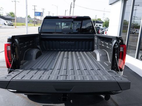 New 2026 GMC Sierra 2500 Denali w/ Technology Package AWD/4WD image 9