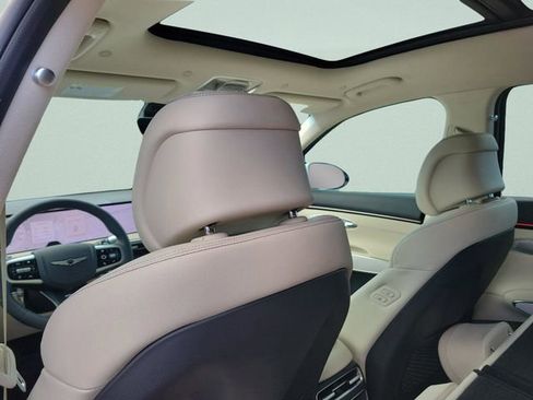 New 2026 Genesis GV70 2.5T Advanced w/ G1 Accessory Package image 33