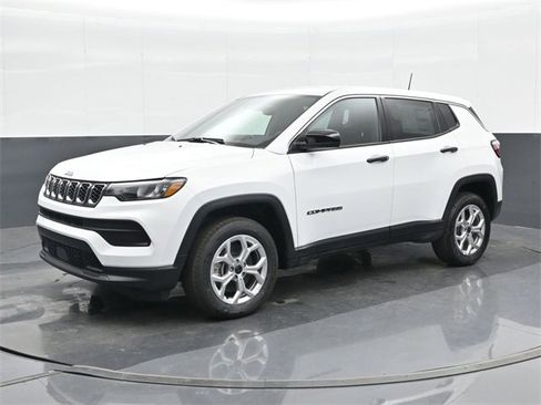 Used 2025 Jeep Compass Sport image 1