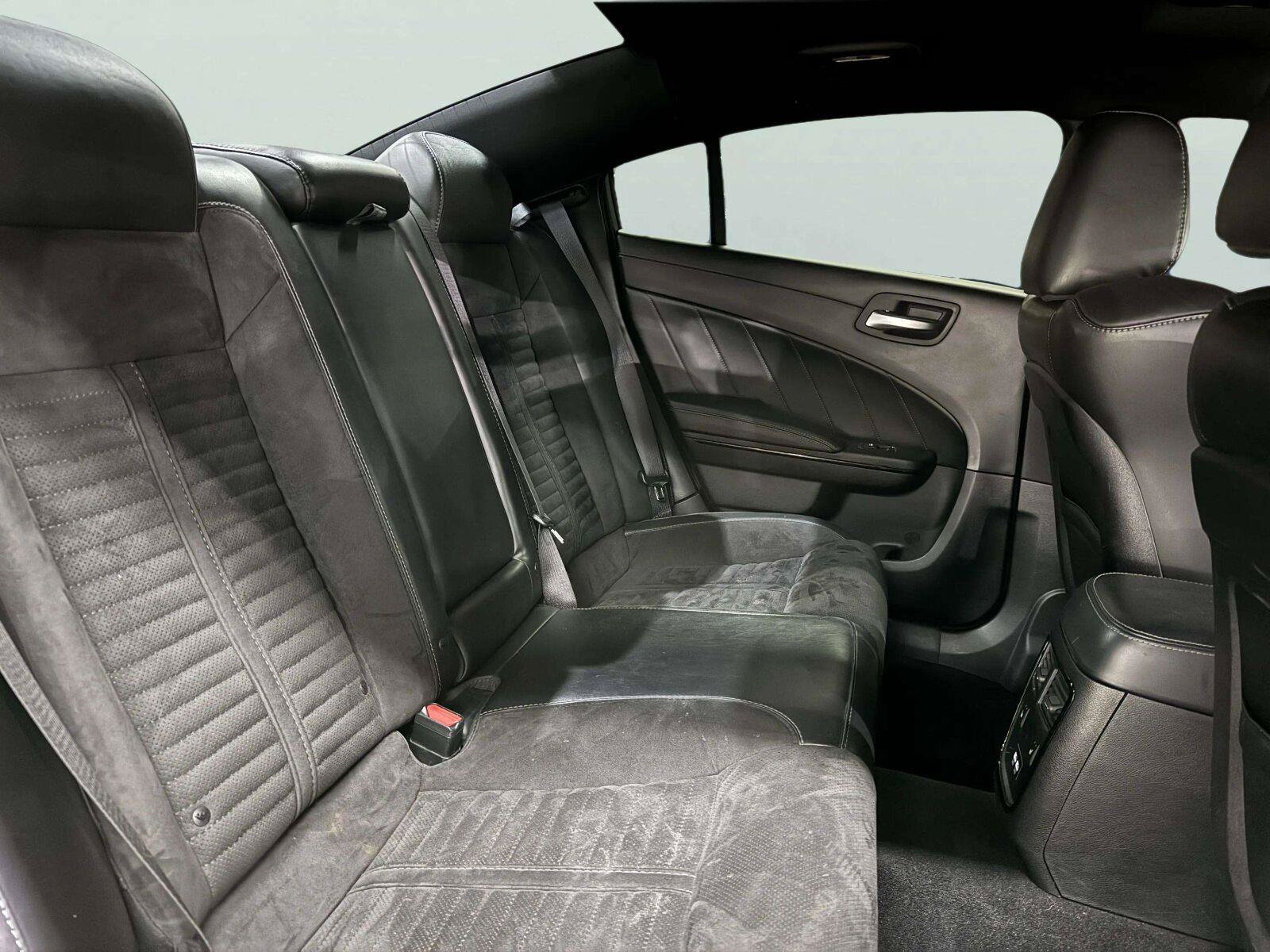 Used 2019 Dodge Charger Scat Pack w/ Daytona Edition Group RWD image 34