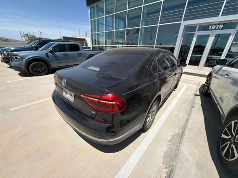 Used 2018 Volkswagen Passat 2.0T S w/ Driver Assistance Package FWD image 3