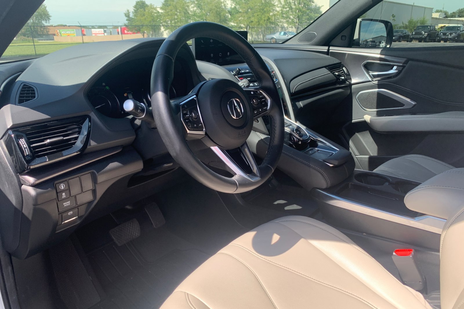 Used 2025 Acura RDX SH-AWD image 12