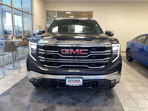 Used 2025 GMC Sierra 1500 SLT w/ SLT Premium Package image 3