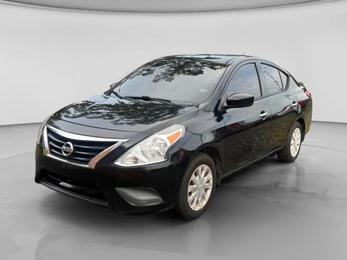 Used 2017 Nissan Versa SV FWD image 1