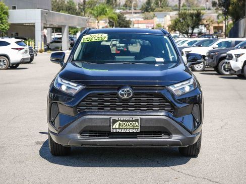Used 2025 Toyota RAV4 XLE AWD/4WD image 2