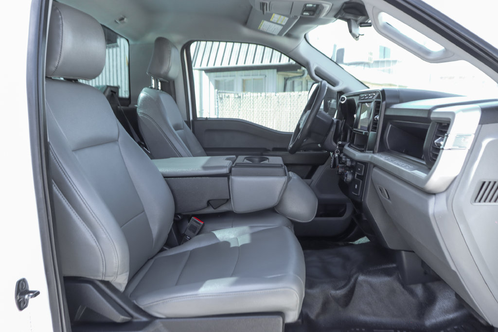 Used 2023 Ford F550 2WD Regular Cab Super Duty image 34