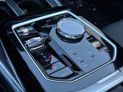 Certified 2023 BMW 760i xDrive w/ Executive Package image 22