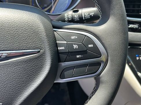 Used 2023 Chrysler Voyager LX FWD image 23