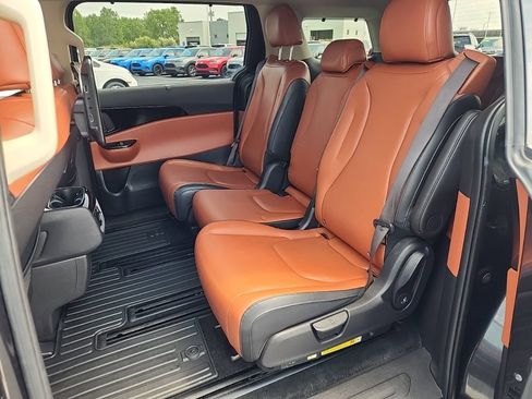 Used 2024 Kia Carnival SX FWD image 30
