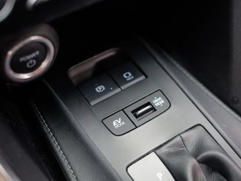 Used 2023 Toyota Venza LE AWD/4WD image 41