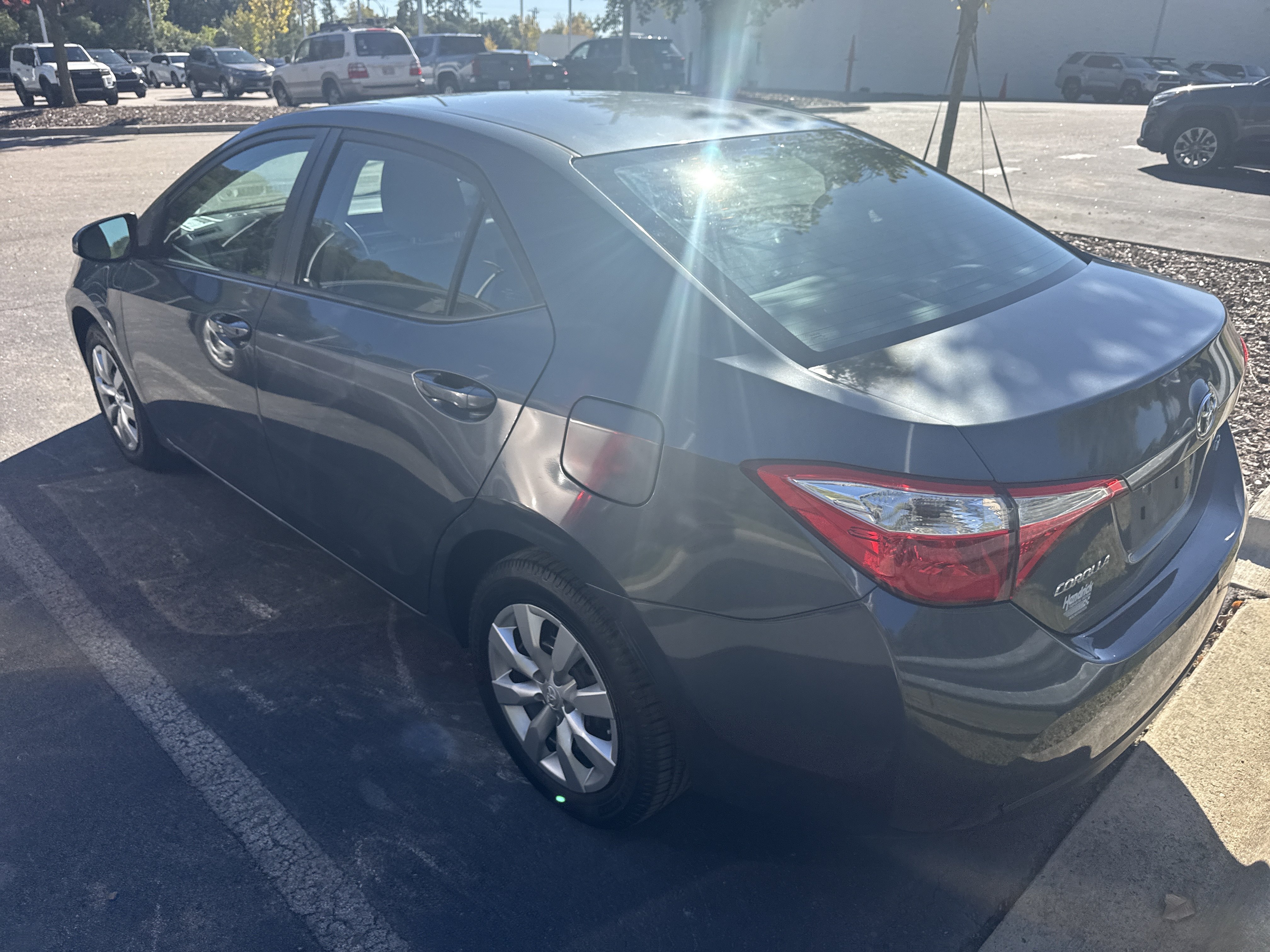 Used 2016 Toyota Corolla LE FWD image 9