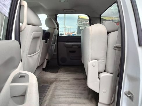 Used 2011 GMC Sierra 3500 SLE w/ SLE Preferred Package image 12