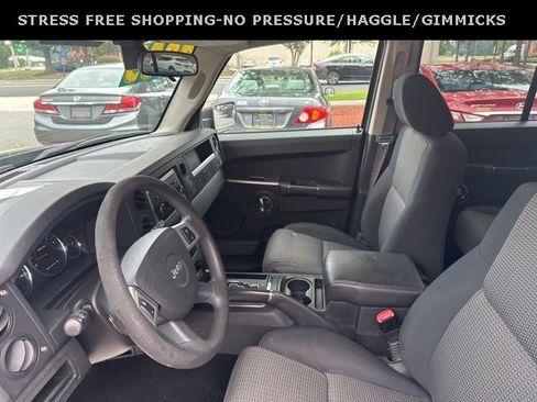 Used 2010 Jeep Commander Sport image 11