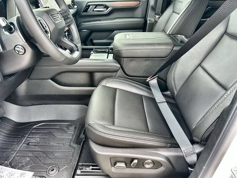 New 2026 GMC Yukon Denali w/ LPO, Floor Liner Package RWD image 24