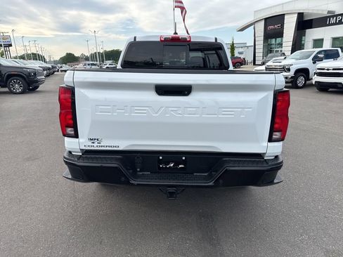 Used 2025 Chevrolet Colorado Z71 image 4