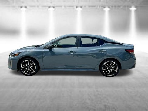 Certified 2024 Nissan Sentra SR w/ Trunk Package FWD image 10
