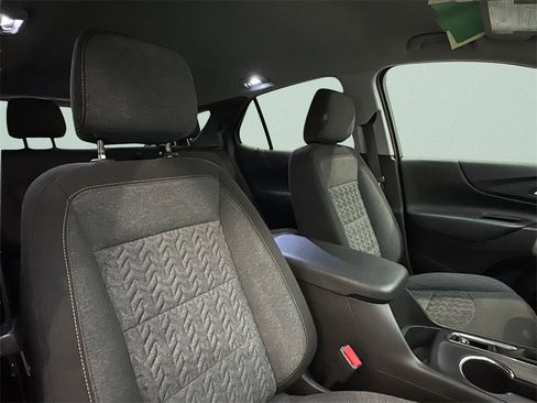 Used 2023 Chevrolet Equinox LT image 10