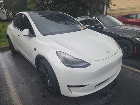 Used 2023 Tesla Model Y Performance AWD/4WD image 1