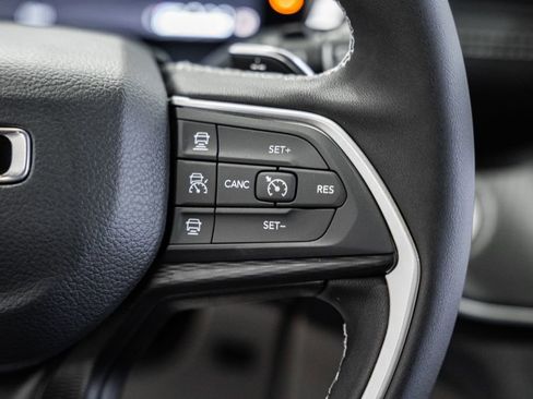 New 2025 Jeep Grand Cherokee Altitude w/ Trailer Tow Package image 25