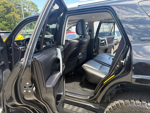 Used 2018 Toyota 4Runner SR5 Premium AWD/4WD image 26