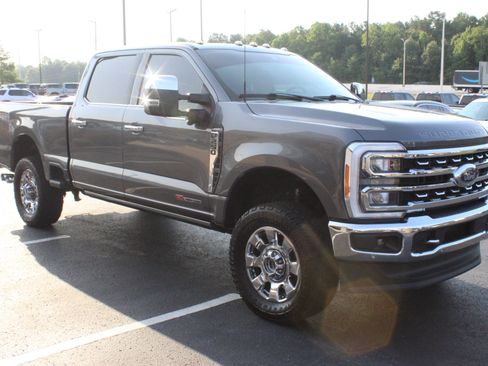 Used 2023 Ford F250 Lariat w/ Lariat Ultimate Package AWD/4WD image 4