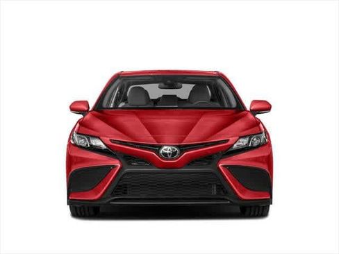 Used 2023 Toyota Camry SE w/ Cold Weather Package FWD image 4