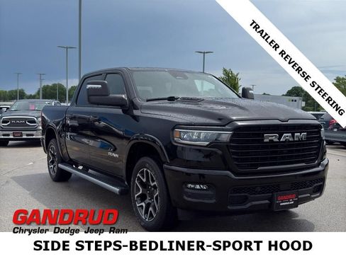 Used 2025 RAM 1500 Laramie AWD/4WD image 1