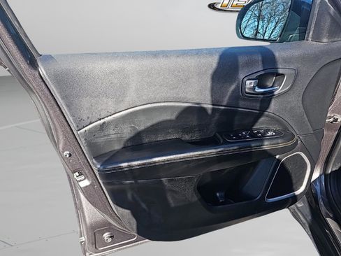 Used 2020 Jeep Compass Latitude image 31