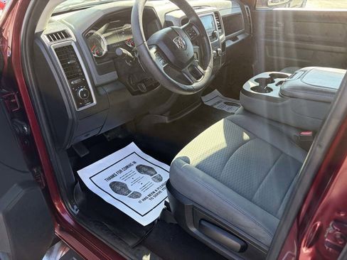 Used 2016 RAM 1500 Express AWD/4WD image 10