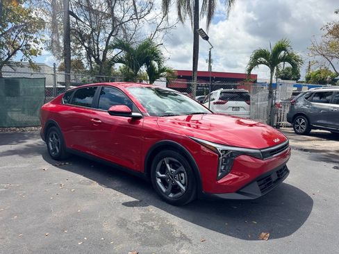 Used 2025 Kia K4 LXS 4dr Sedan image 13