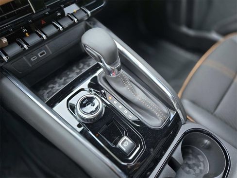 New 2025 GMC Canyon AT4 image 27