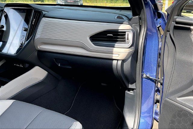 Used 2025 Subaru Forester Limited AWD/4WD image 26