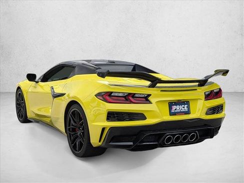 Used 2024 Chevrolet Corvette Z06 RWD image 8
