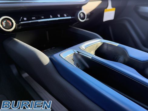 New 2026 Chevrolet Equinox EV LT image 16