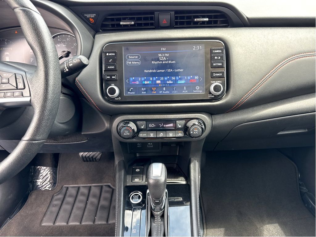 Used 2021 Nissan Kicks SR w/ SR Premium Package FWD image 18