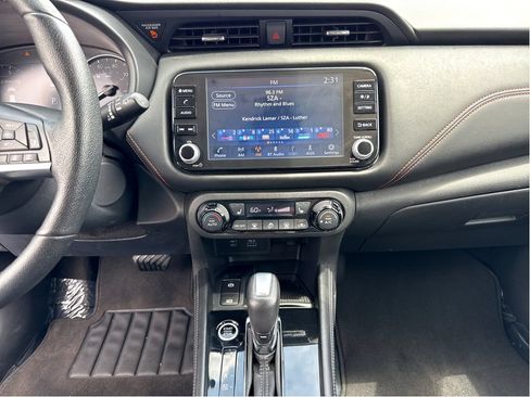 Used 2021 Nissan Kicks SR w/ SR Premium Package FWD image 18