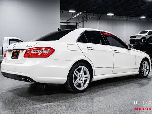 Used 2011 Mercedes-Benz E 550 4MATIC Sedan image 5