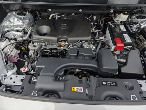 Used 2025 Toyota RAV4 XLE FWD image 34