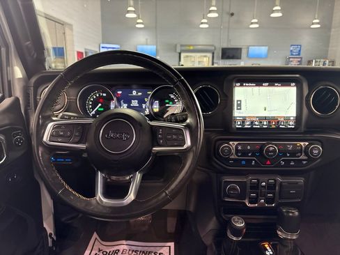 Used 2022 Jeep Wrangler Unlimited Sahara AWD/4WD image 25