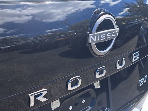 Certified 2023 Nissan Rogue SV w/ SV Premium Package image 10