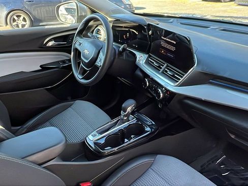 Used 2024 Chevrolet Trax LT image 13