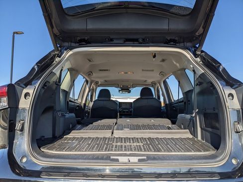 Used 2021 Toyota Highlander XLE image 45