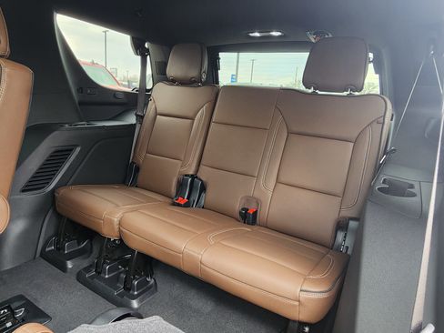 Used 2025 Chevrolet Tahoe High Country image 21