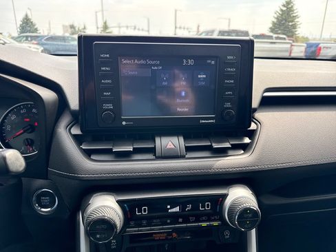 Used 2020 Toyota RAV4 XLE w/ All Weather Liner Package AWD/4WD image 18
