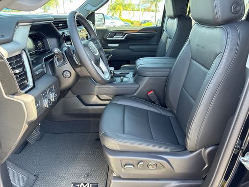 Used 2025 GMC Sierra 1500 Denali AWD/4WD image 22